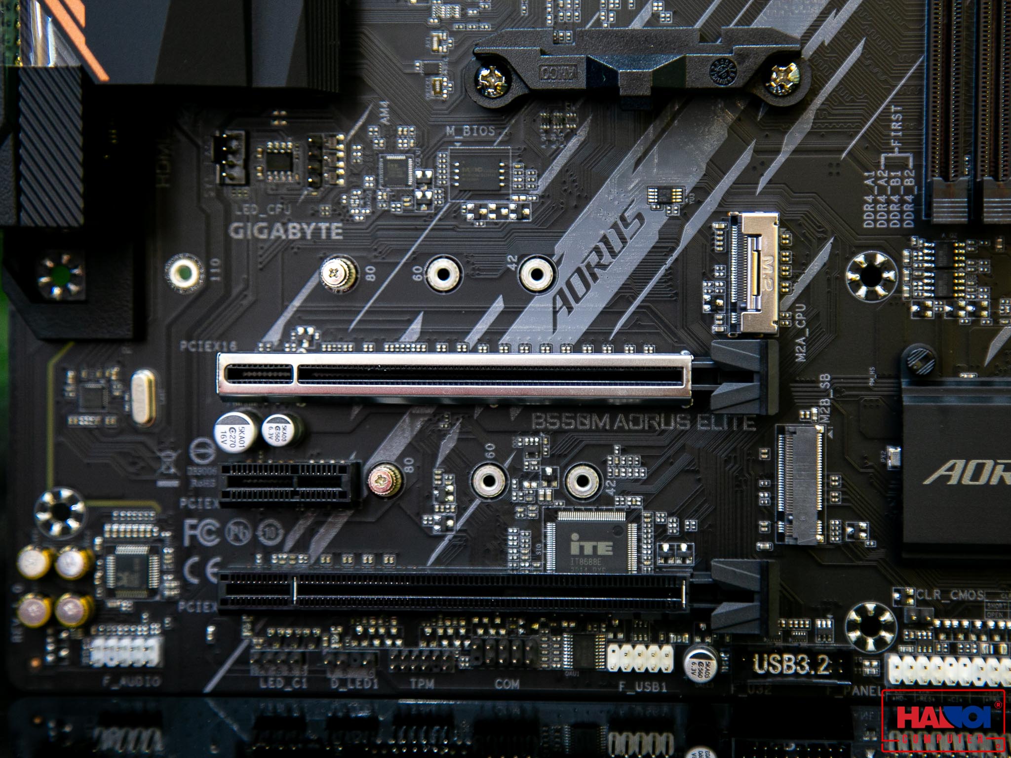 Mainboard Gigabyte B550M AORUS ELITE - HACOM 4
