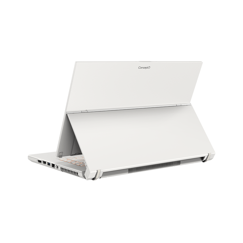 Máy có 2 cổng Thunderbolt 3, HDMI 2.0, DisplayPort, SD card reader, Ethernet RJ-45, 2 cổng USB 3.1 Gen 1 và jack audio 3.5mm.