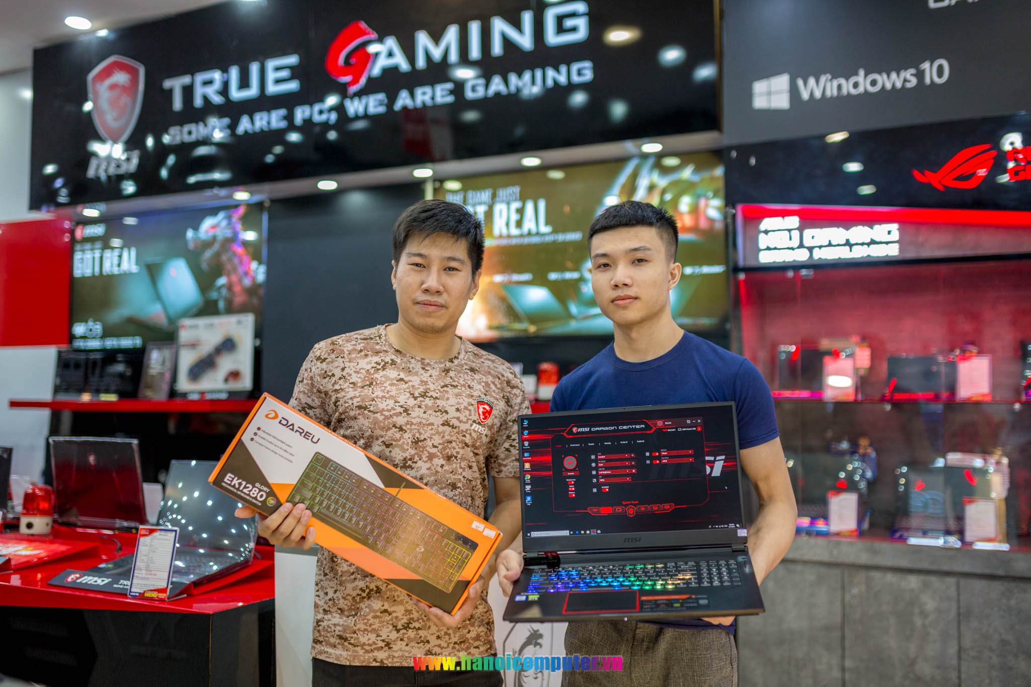 71300_hacom_msi_modern_15_4.jpg (2048&times;1365)