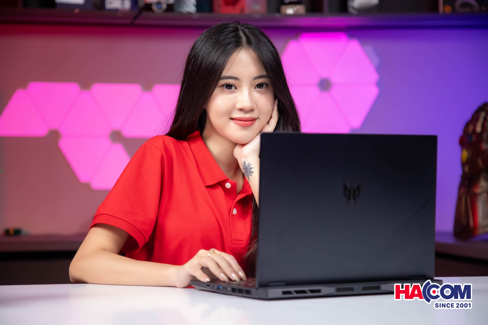 Predator Helios Neo 14 PHN14-51-96HG là mẫu laptop gaming nhỏ gọn dành cho người dùng muốn mang theo hiệu năng mạnh.