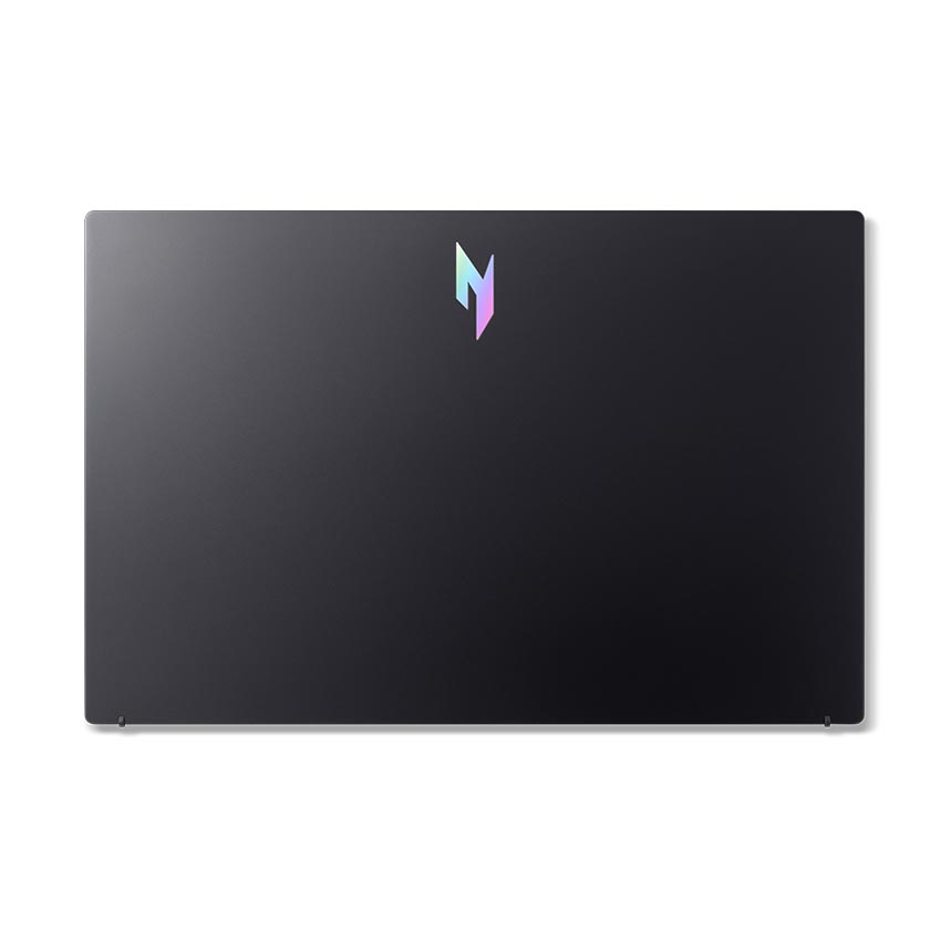 Acer Nitro ProPanel ANV15-41 giữ đúng ngôn ngữ thiết kế quen thuộc của d&ograve;ng Nitro: góc cạnh sắc, màu đen chủ đạo, cổng kết nối phân bố hợp lý hai bên thân.