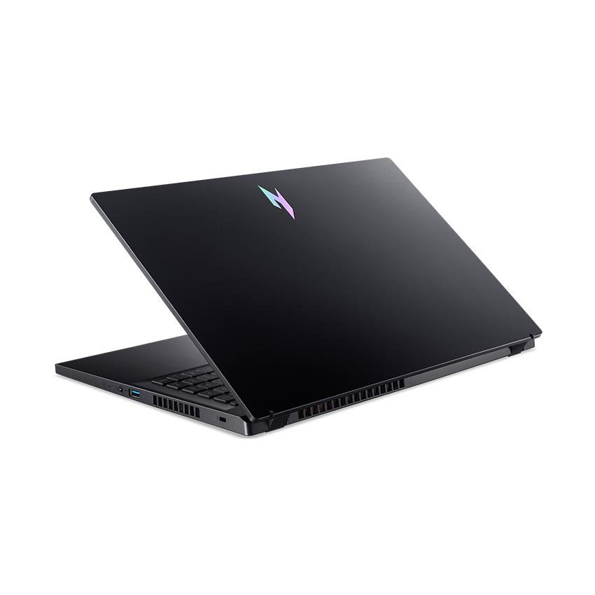 Trọng lượng 2.1kg là mức ổn với laptop gaming 15.6 inch có GPU rời, dễ mang đi học hoặc đến nhà bạn bè cho các buổi chơi game offline.