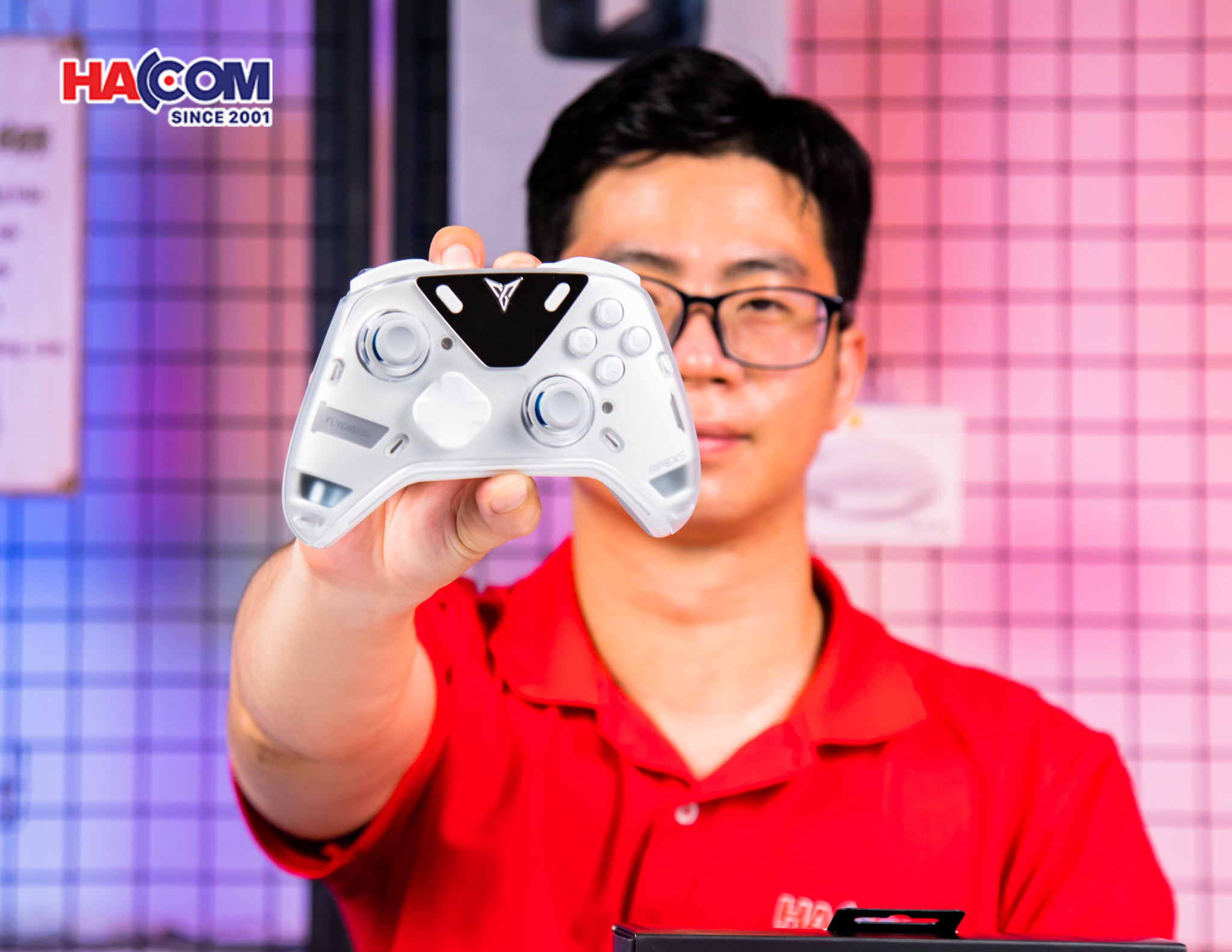 Tay cầm chơi game FLYDIGI Apex 5 1