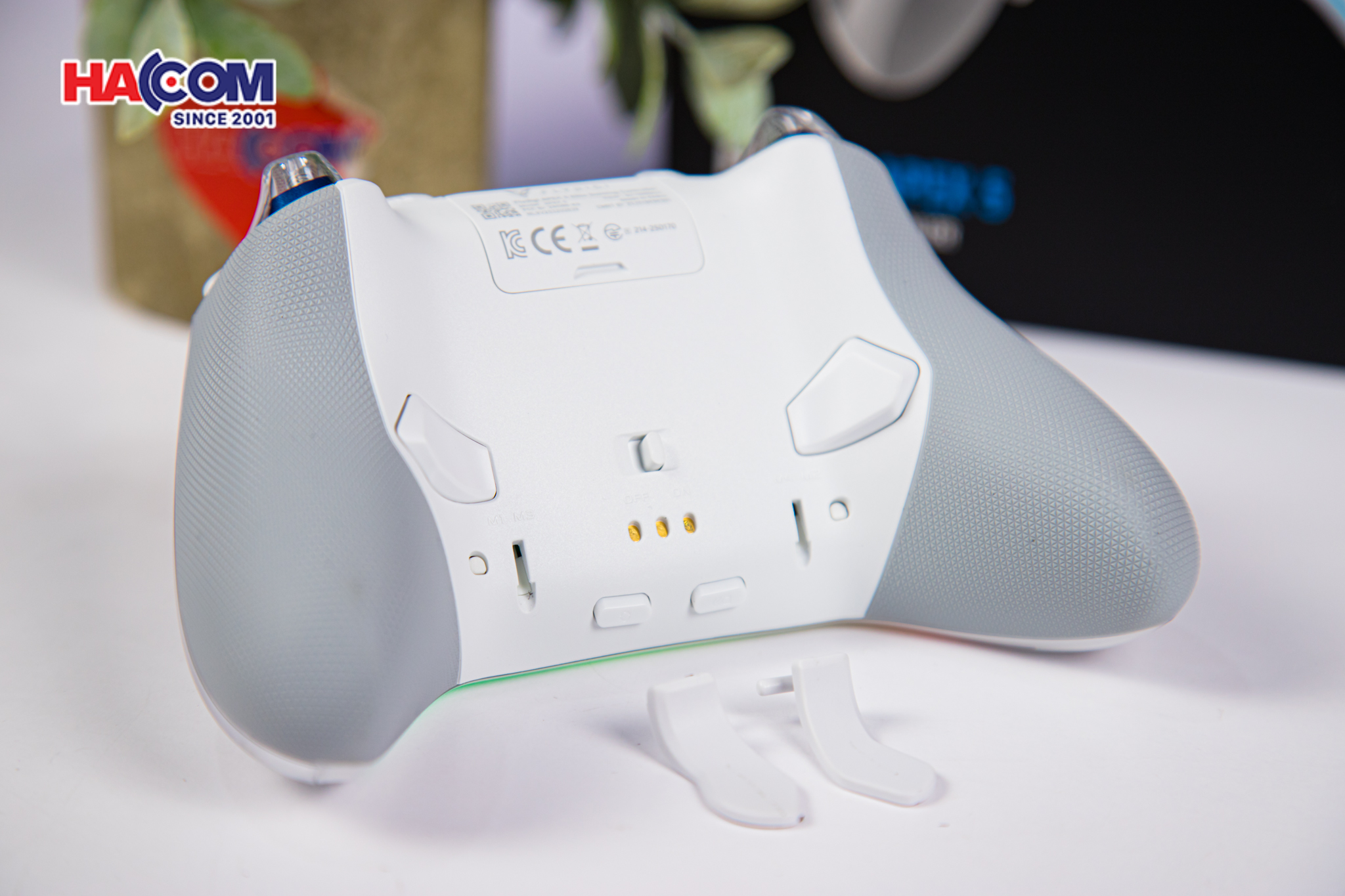 Tay cầm chơi game FLYDIGI Apex 5 12