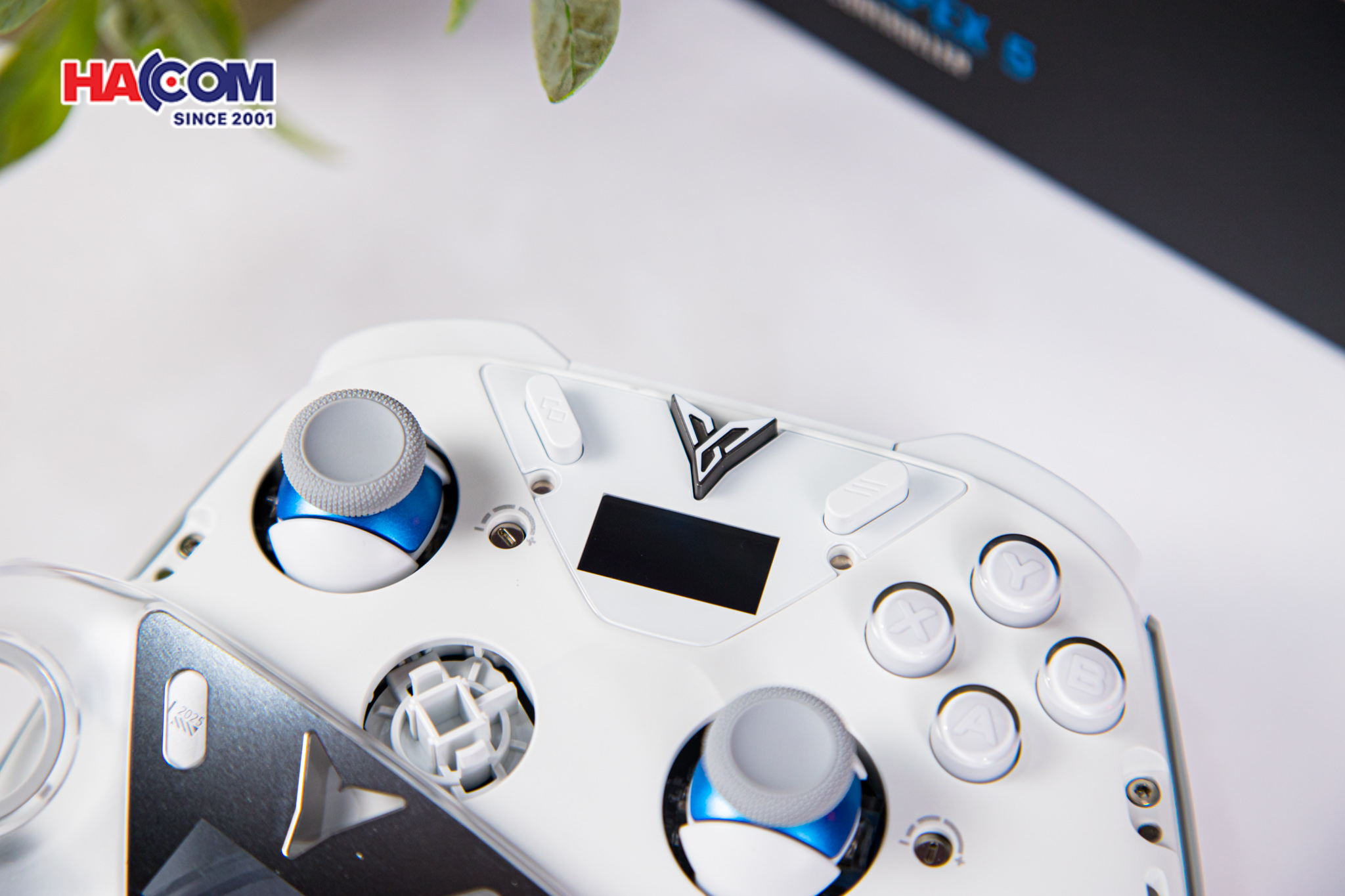 Tay cầm chơi game FLYDIGI Apex 5 14