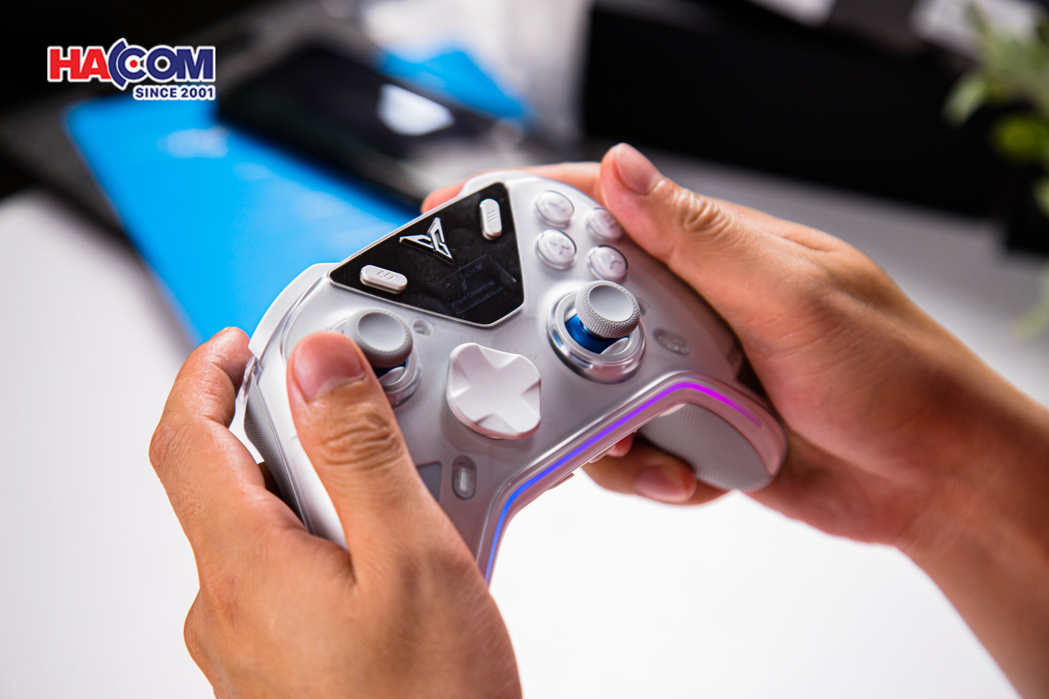 Tay cầm chơi game FLYDIGI Apex 5 3