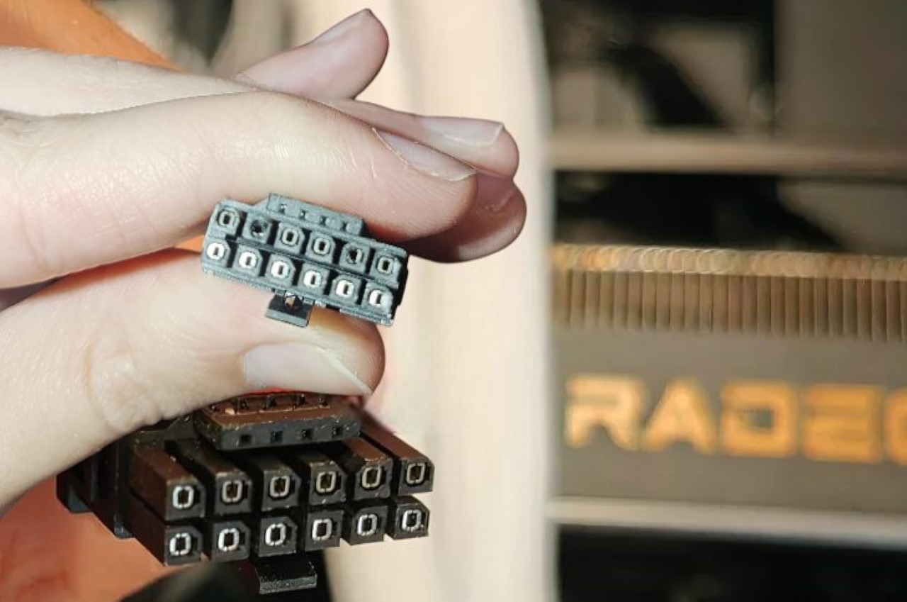 AMD Radeon RX 9070 XT gặp sự cố nóng chảy đầu nối 16-pin