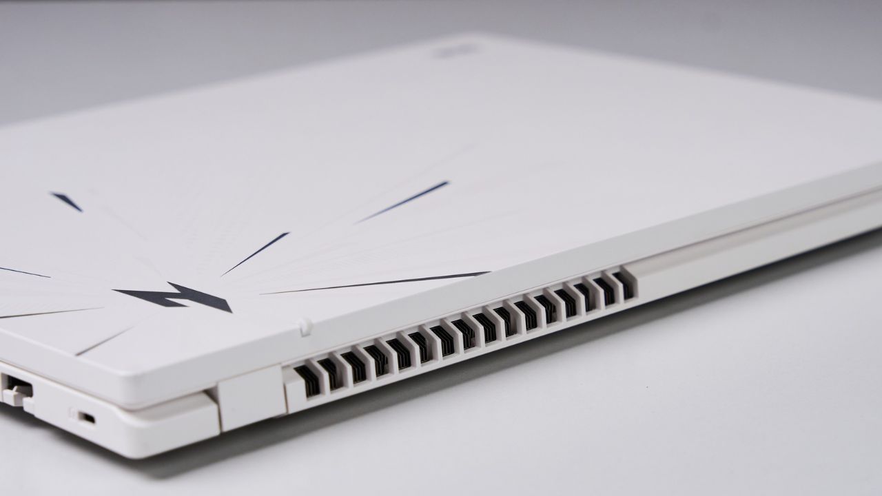 Laptop Acer Nitro Lite NL16-71G-71UJ