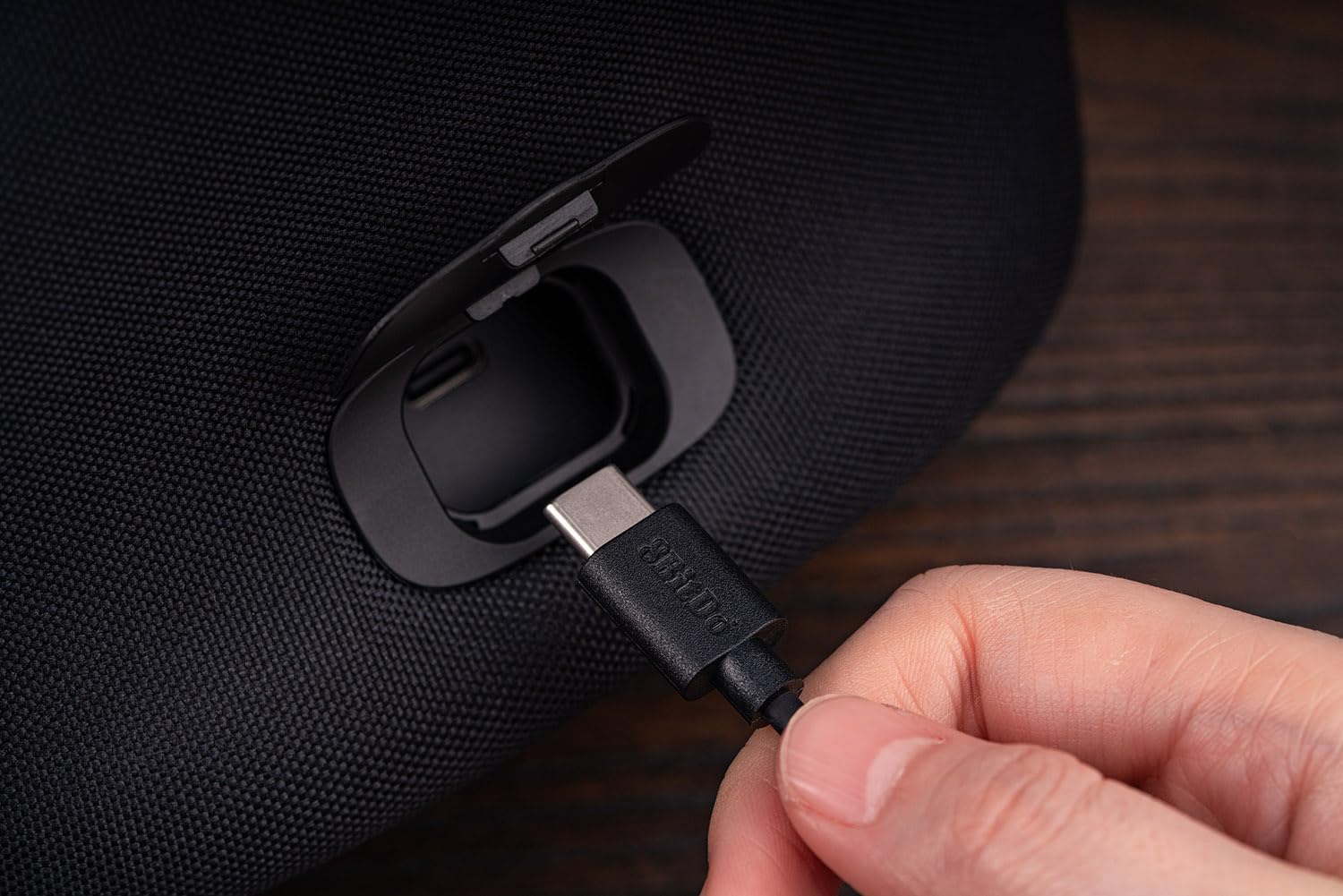 Hộp đựng tay cầm kèm dock sạc cho 8BitDo Ultimate 2